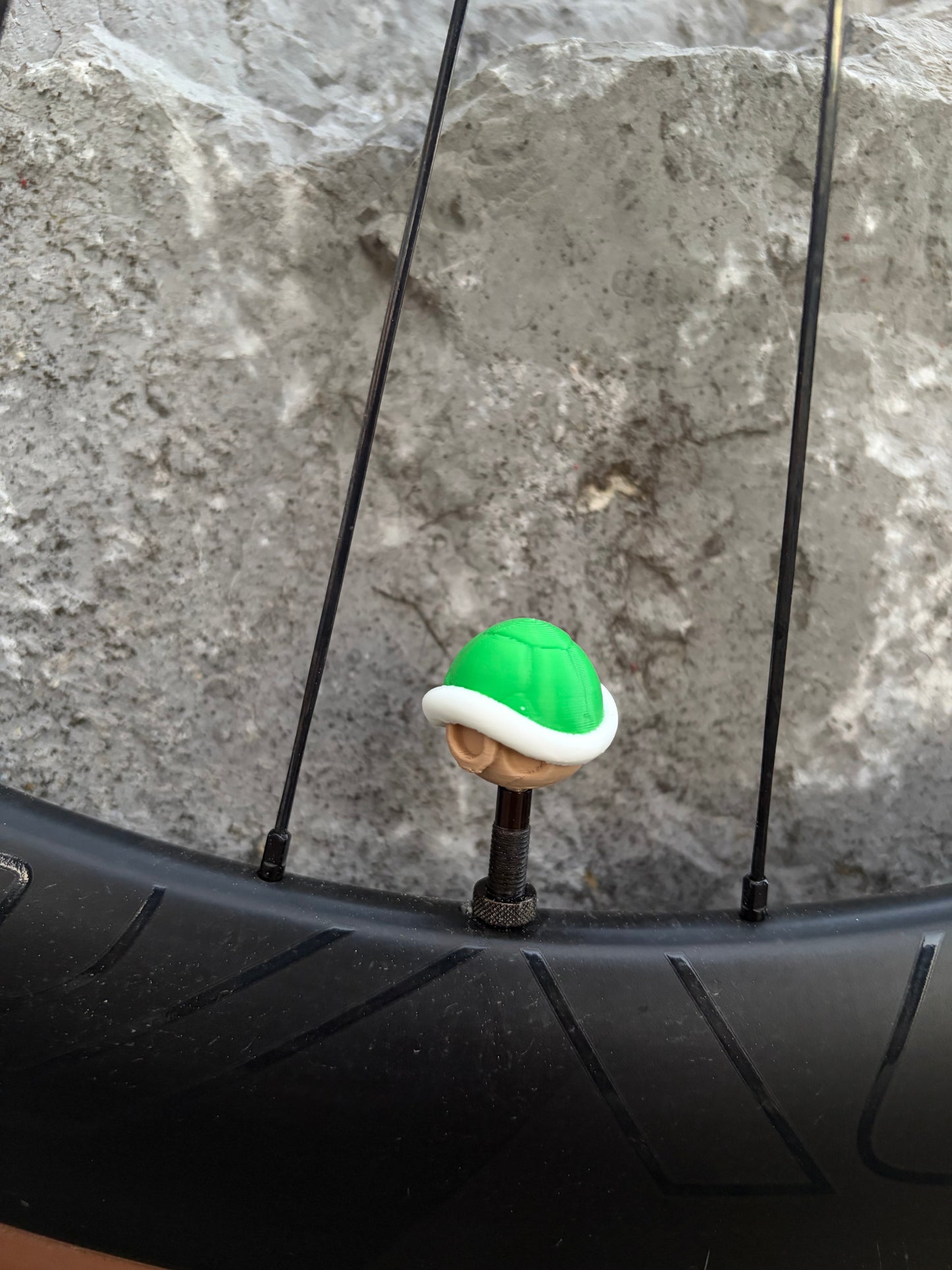 Mario Kart Turtle Ventilkappe